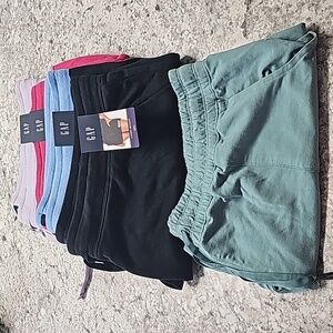 (5) NWT XXL womens shorts Gap